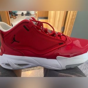 Jordan max aura 4